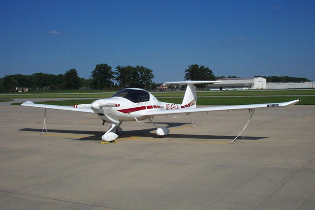 File:Diamond DA20 on the Ramp.jpg