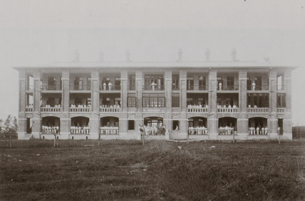 File:Guangzhou LingnanUniversity MartinHall1907.jpg