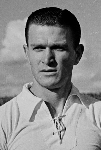 File:S. Kragujević, Sjepan Bobek, fudbaler, 21. 8. 1949 (cropped).jpg