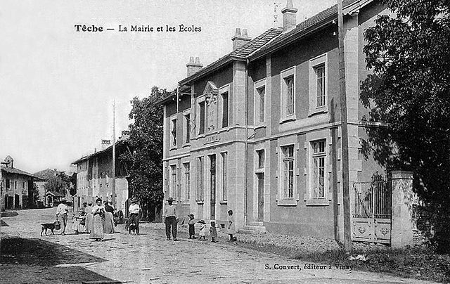 Файл:Teche mairie et école début XX siècle.jpg