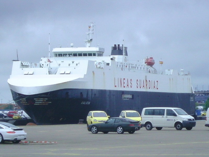 Archivo:Car carrier Galicia 1.jpg