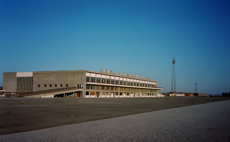 File:Aeropuerto de Nicosia.jpg