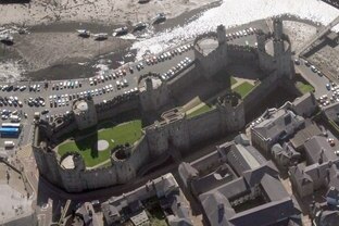 File:Caernarfon Castle - geograph.org.uk - 1491363 (cropped).jpg