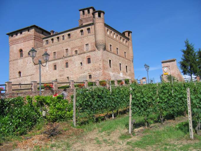 Файл:Grinzane cavour castello.jpg