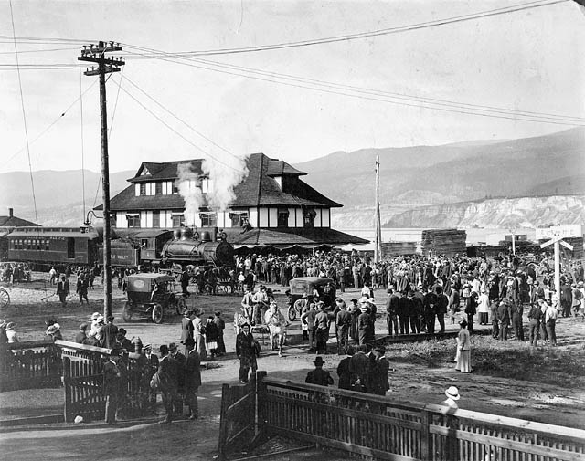 File:KVR-Penticton-05311915.jpg