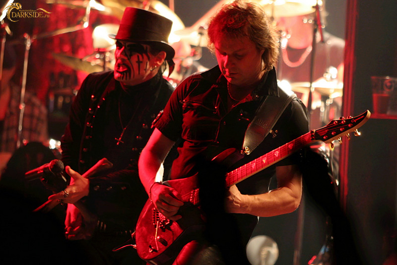 File:King Diamond live 2006 Moscow 02.jpg