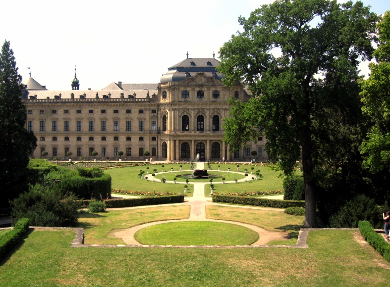 File:Residenz Würzburg 1.jpg