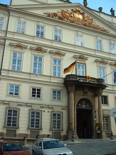 Archivo:German Embassy in Prague.jpg