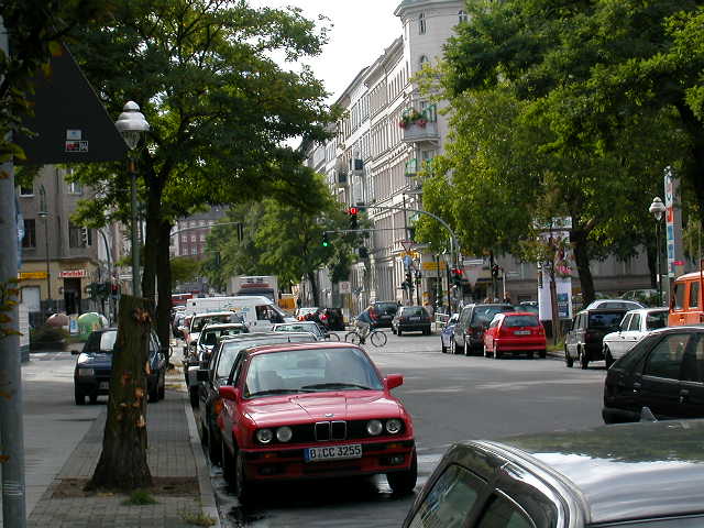 File:KreuzbergStreet.jpg