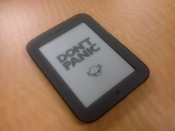 File:Nook Simple Touch With "Don't Panic!".jpg