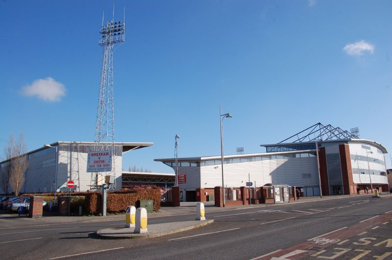 Файл:Racecourse Ground.jpg