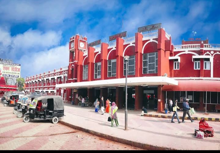 File:Darbhangarailwaystation.jpg