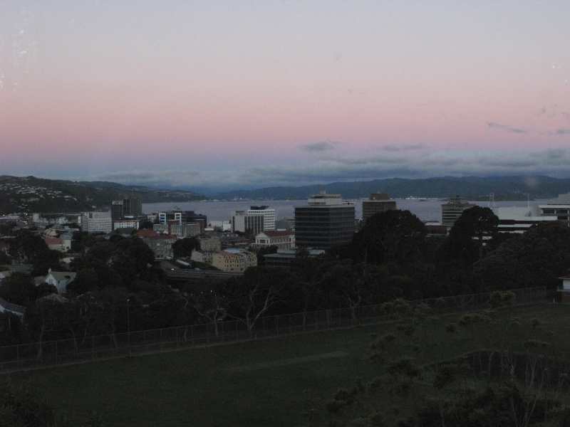 Файл:Wellington at dusk.jpg