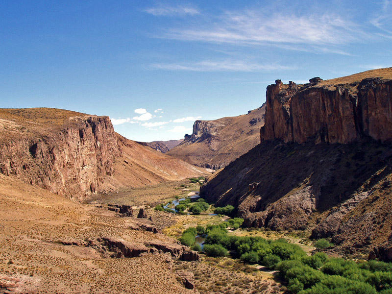 File:SantaCruz-CuevaManos-P2210079b.jpg