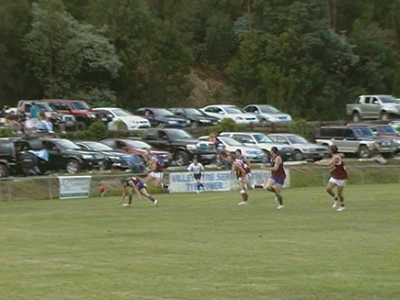 File:2010 GL - Moe v Traralgon 3.JPG