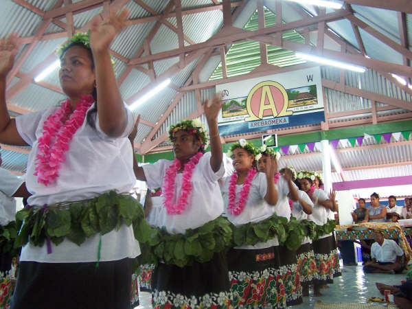 Archivo:Bonriki International Airport welcome.jpg