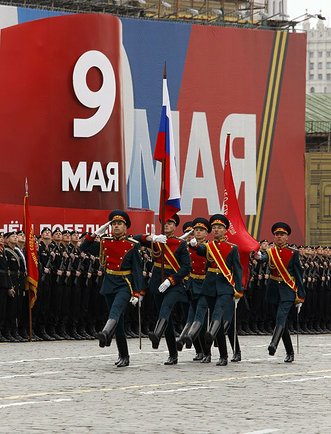 Файл:Soldiers during the Russian May 2011 Parade.jpeg