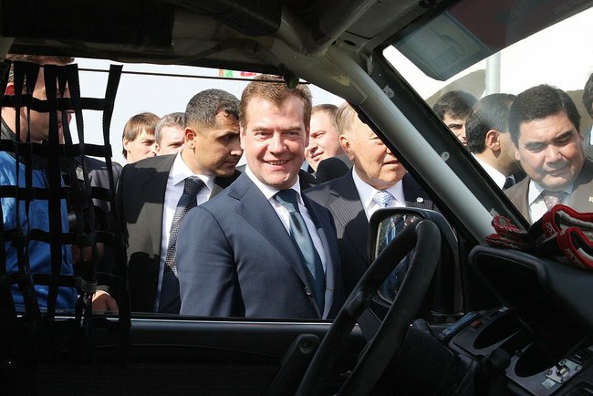 Файл:Dmitry Medvedev in Turkmenistan 13 September 2009-4.jpg