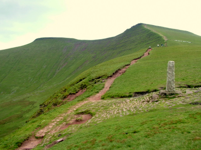 File:Tommy Jones Obelisk - geograph.org.uk - 609812.jpg