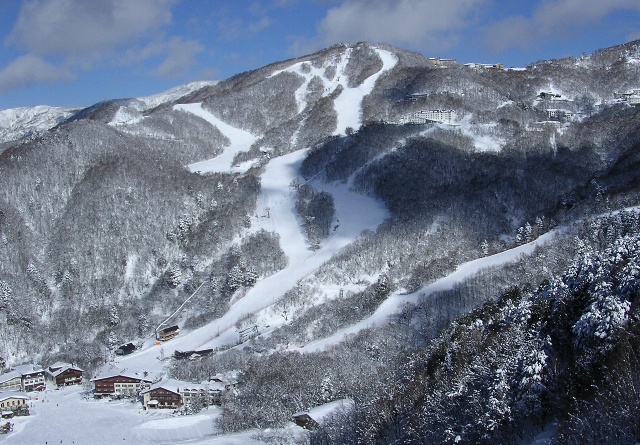 File:Shiga Kogen Nishitateyama Ski Area.jpg