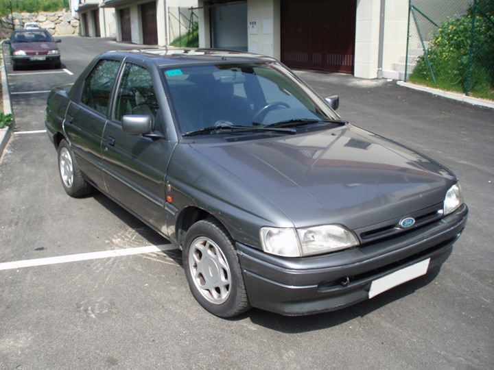 Файл:1991 Ford Orion Ghia 16V, front.jpg