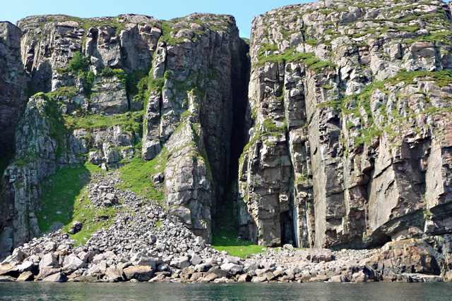 File:Deeply fractured coastline - geograph.org.uk - 904383.jpg