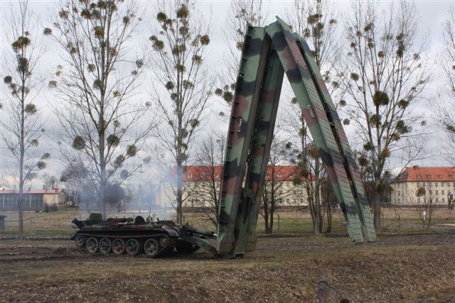 File:Szkolenie doskonalące obsług pływających transporterów samobieżnych (03).jpg