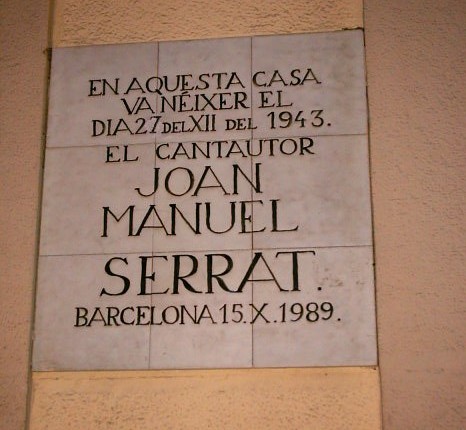 Archivo:Placa Poeta Cabanyes 95 - Serrat.jpg