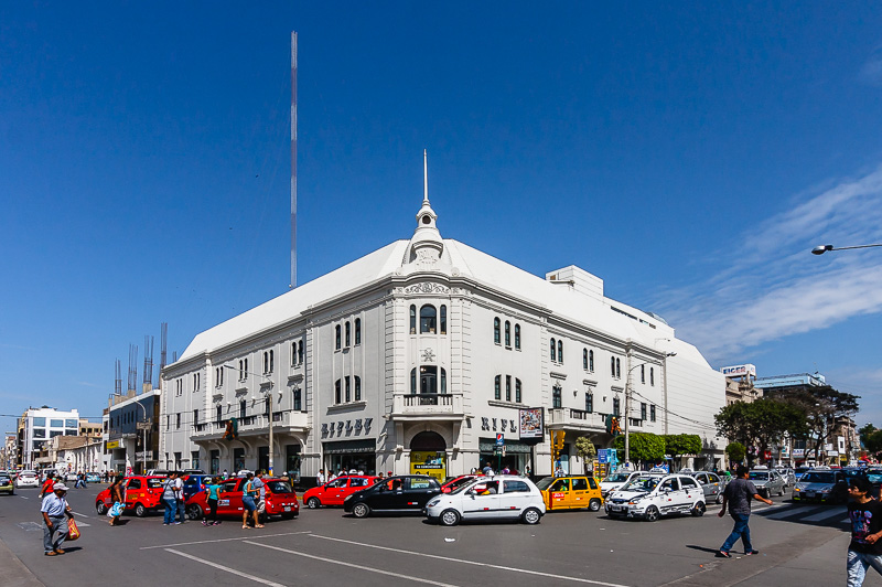 File:Hotel Royal de Chiclayo - Hoy Ripley.jpg