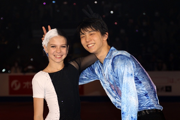 File:Trusova, Hanyu - 2019 Skate Canada.jpg