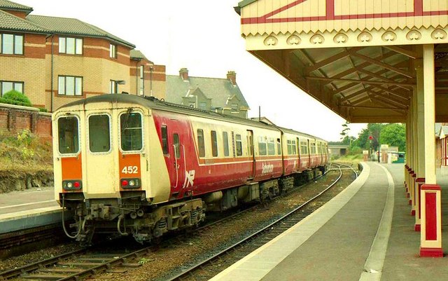 File:Whitehead station (3) - geograph.org.uk - 1044019.jpg