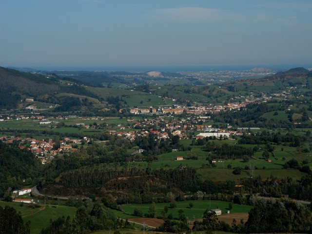 Archivo:Santa Maria de Cayon.jpg