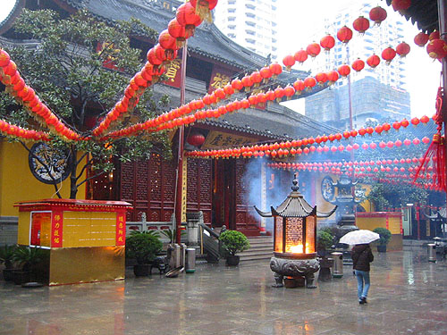 File:Shanghai-jade-buddha-temple.jpg