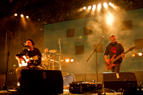 File:Fink at NH7 Weekender 2012.jpg