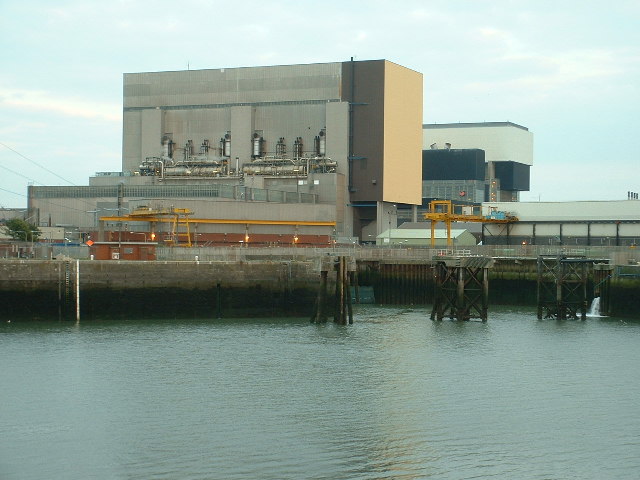 Файл:Heysham Nuclear Power Stations - geograph.org.uk - 32948.jpg