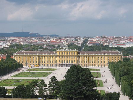 File:Palacio de schönbrunn 01.jpg