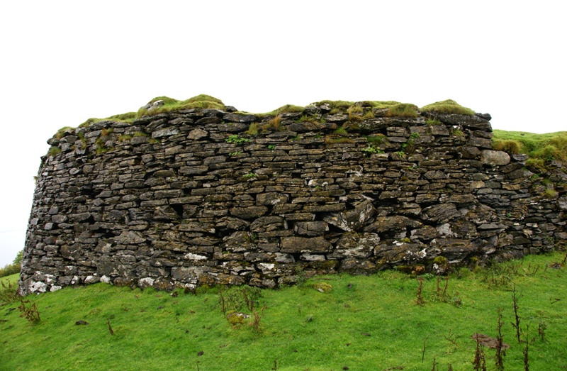 File:Tirefour Broch 20100929 from northwest.jpg