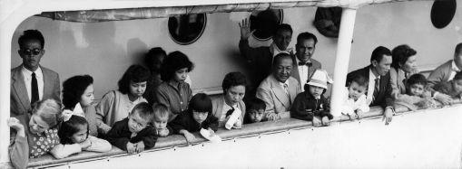 Arrival of the vessel "Castel Felice" with Indo Eurasian repatriates from Indonesia on the Lloydkade in Rotterdam. Netherlands, Rotterdam, May 20th, 1958.