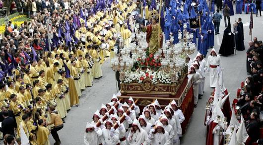 Archivo:Semana Santa Albacete - panoramio.jpg