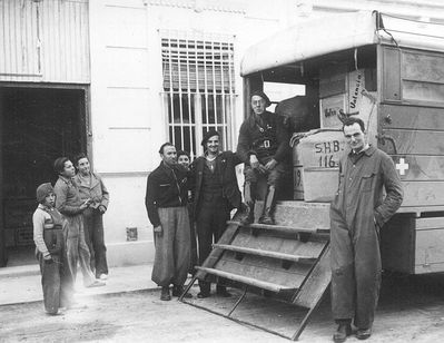 Archivo:Es sci 1937 spainish-civil-war 04 food transport ROlgiatti.jpg