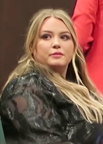 Файл:Anna Todd NYC 2019.png