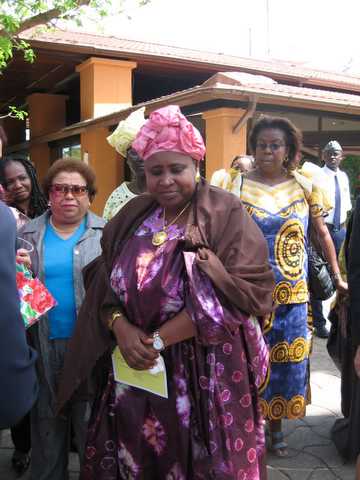 Archivo:Isatou Njie Saidy, Gambia vice-president 2006.jpg