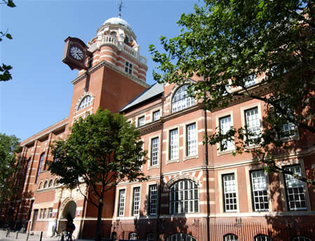 File:CollegeBuilding.jpg