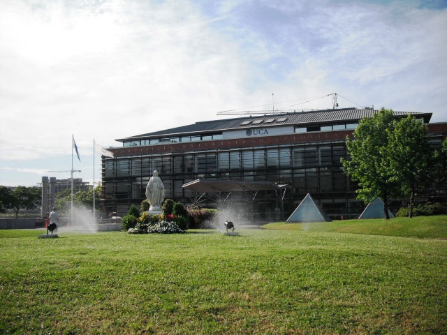 Archivo:Pontificia Universidad Católica Argentina.JPG