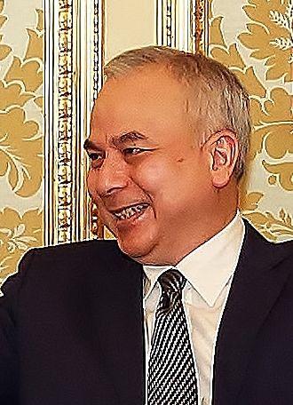 Файл:Sultan Nazrin Muizzuddin Shah crop.jpg