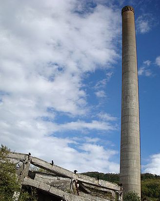 Файл:Останки электростанции на севере города в поселке Северный.jpg