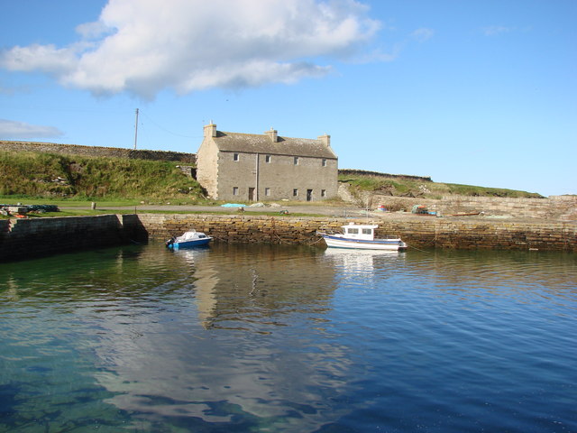 File:Harbour Buildings, Fresgoe.jpg