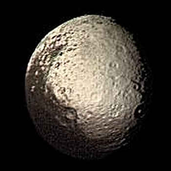 File:Iapetus by Voyager 2 - enhanced.jpg