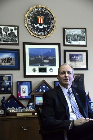 File:Mark Morgan at FBI Academy.jpg