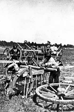 File:Red River cart repair.jpg